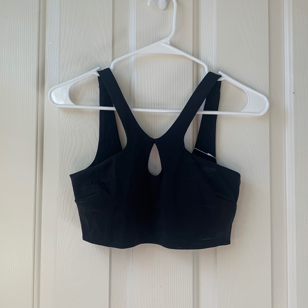 Lululemon SmoothCover Front cut Yoga bra top Black size 4